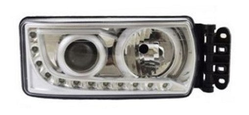 Phare droit IVECO EUROCARGO de 2015 avec feux de jour à LED