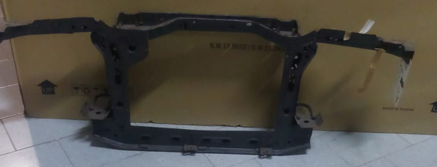 OSSATURA RIVESTIMENTO CALANDRA ANTERIORE BMW SERIE 3 DAL 1983 AL 1986 COMPLETO
